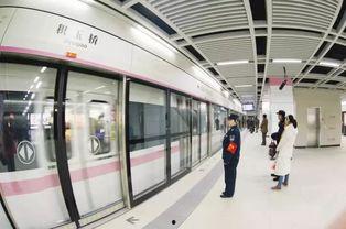 吃瓜武汉地铁,吃瓜群众的出行新选择
