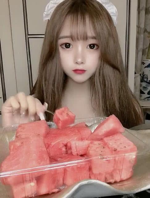 小姐姐吃瓜汇总,盘点娱乐圈最新热点事件